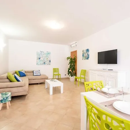 Due Palme By Plus